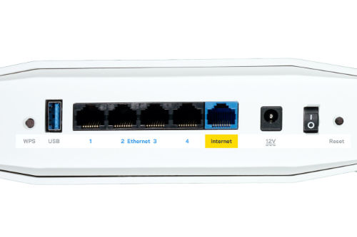 提供 1 WAN + 4 LAN Gigabit 網絡介面。